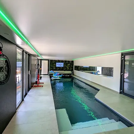 Detente En Famille Avec Terrasse Et Acces Piscine - Fr-1-589-825 * Jeanmenil