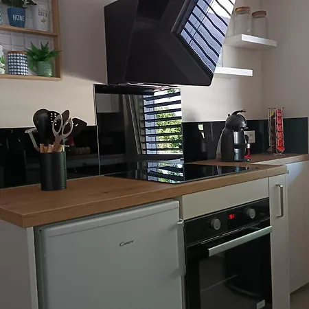 Detente En Famille Avec Terrasse Et Acces Piscine - Fr-1-589-825